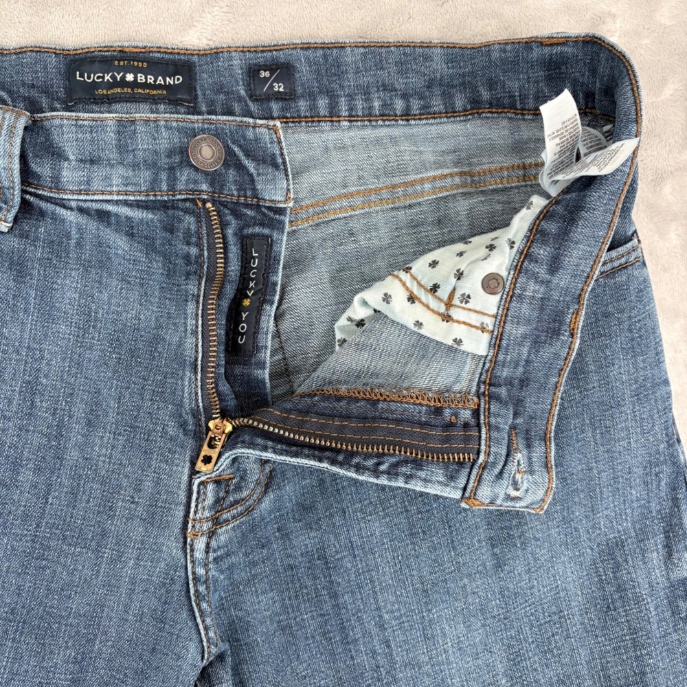 Lucky Brand Jeans Mens 36x32 (Fits 34x30) Blue 221 Straight Classic Medium Wash - Picture 11 of 15